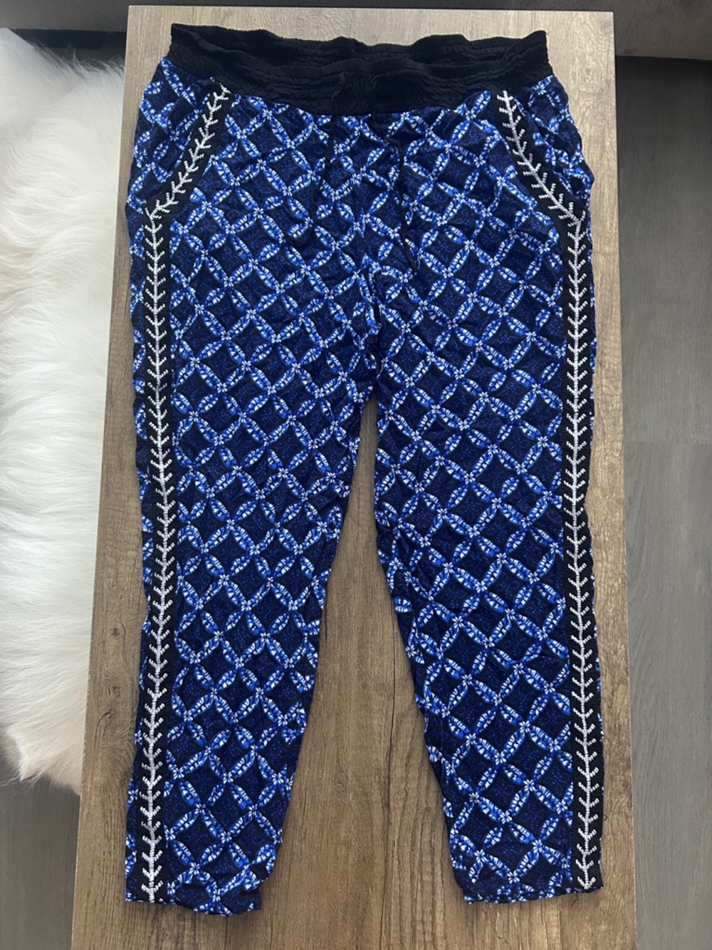 Mudd Blue Floral Geometric Stretch Pants